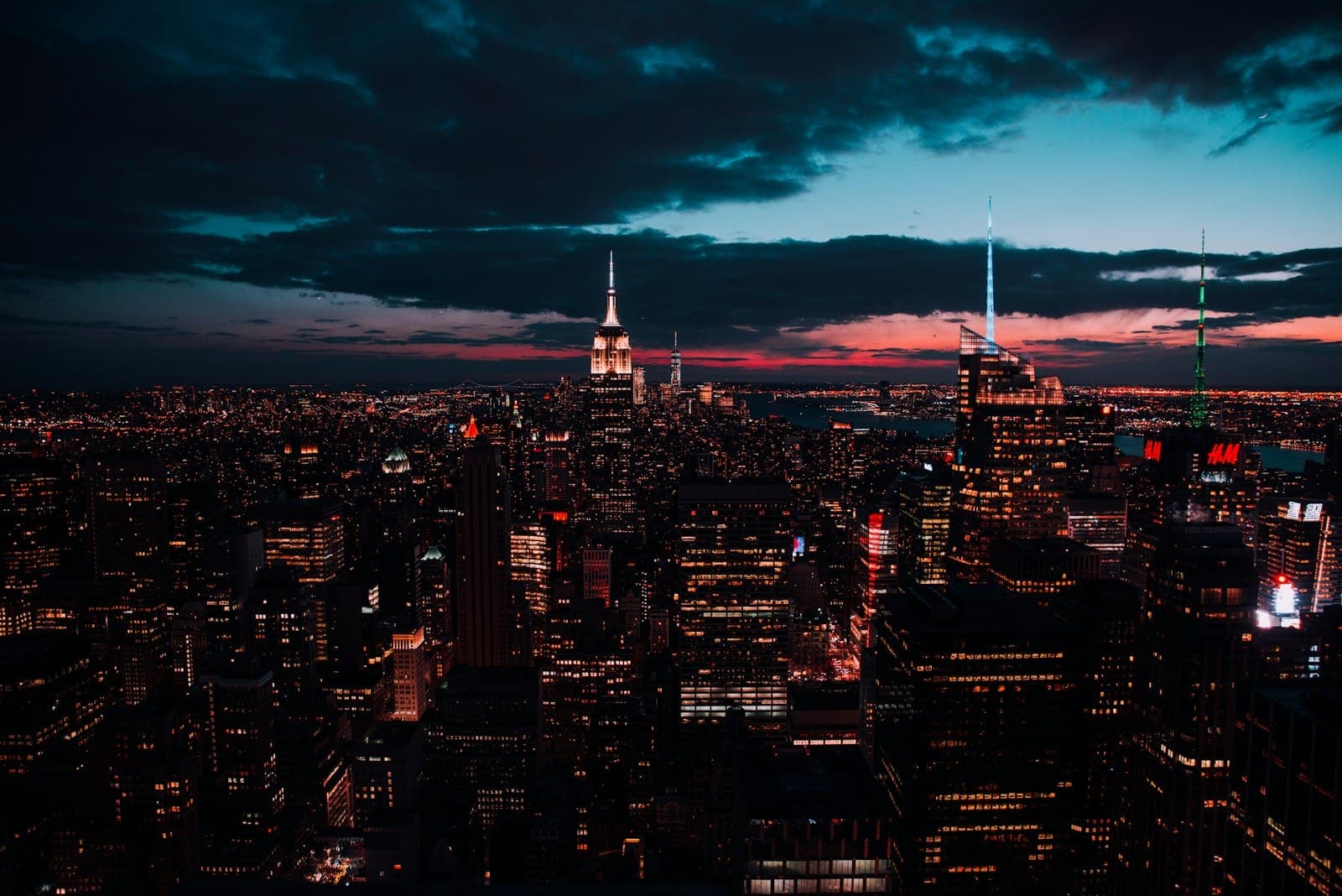 The Empire State Building above the New York skyline at night